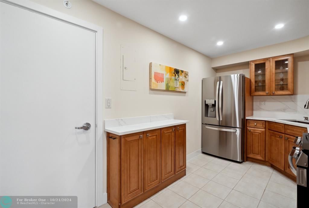 For Sale: $439,900 (2 beds, 2 baths, 1120 Square Feet)