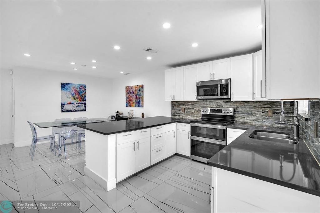 For Sale: $439,000 (2 beds, 2 baths, 1526 Square Feet)