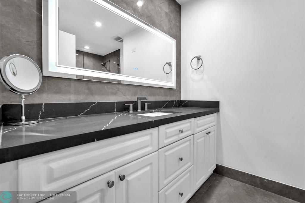 For Sale: $439,000 (2 beds, 2 baths, 1526 Square Feet)