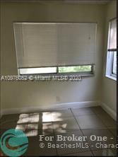 For Rent: $1,900 (2 beds, 1 baths, 920 Square Feet)