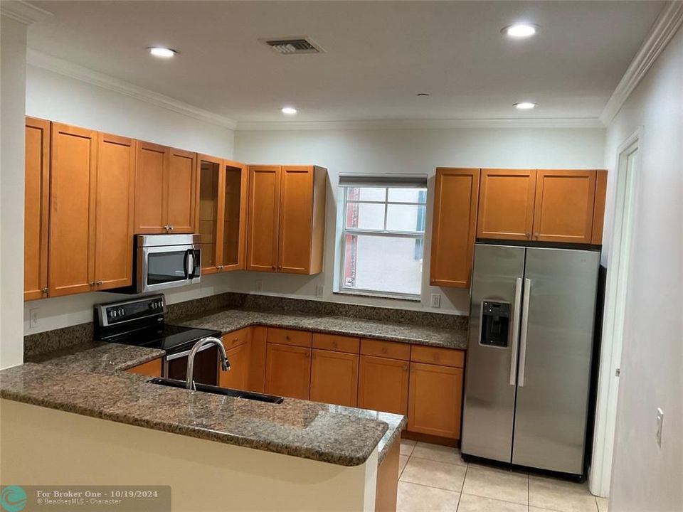 For Rent: $4,500 (3 beds, 3 baths, 1780 Square Feet)