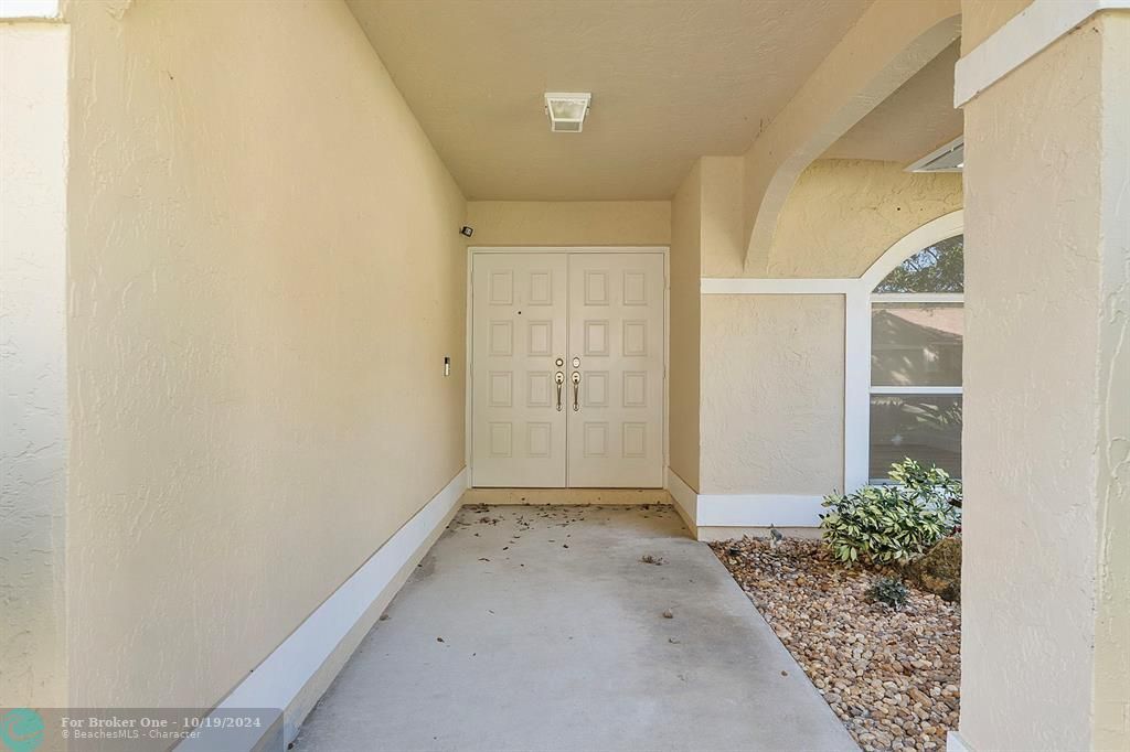 For Rent: $5,300 (4 beds, 2 baths, 2283 Square Feet)