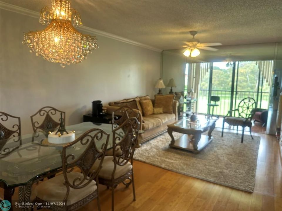 For Sale: $1,850 (2 beds, 2 baths, 920 Square Feet)