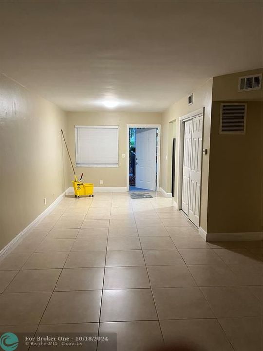 For Rent: $1,825 (1 beds, 1 baths, 800 Square Feet)