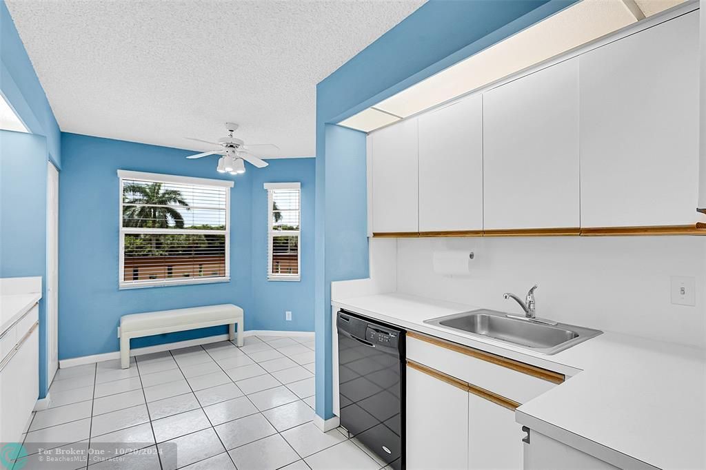 For Sale: $189,000 (2 beds, 2 baths, 1350 Square Feet)