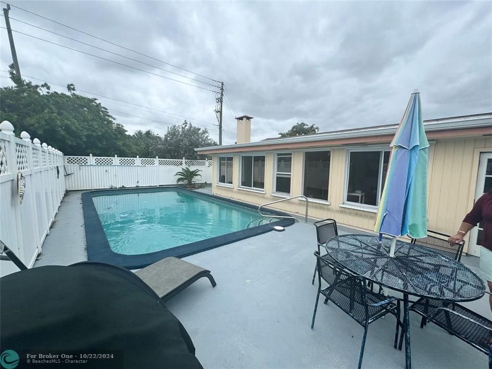 For Sale: $529,900 (2 beds, 2 baths, 2248 Square Feet)