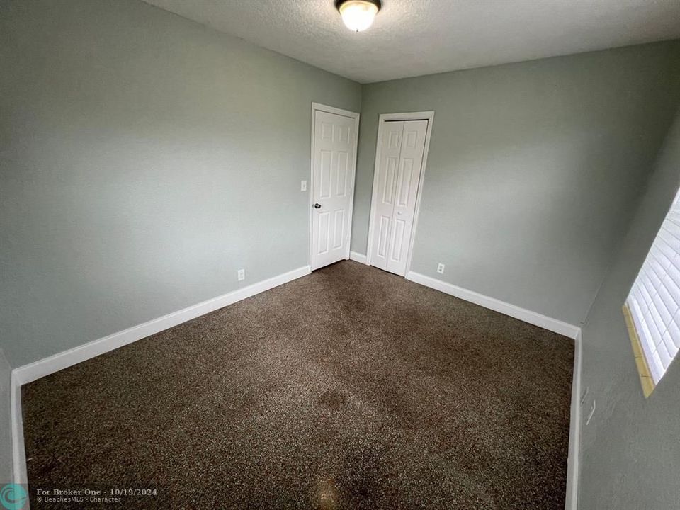 For Rent: $1,650 (2 beds, 1 baths, 1218 Square Feet)