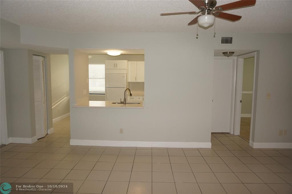 For Rent: $2,100 (2 beds, 2 baths, 866 Square Feet)