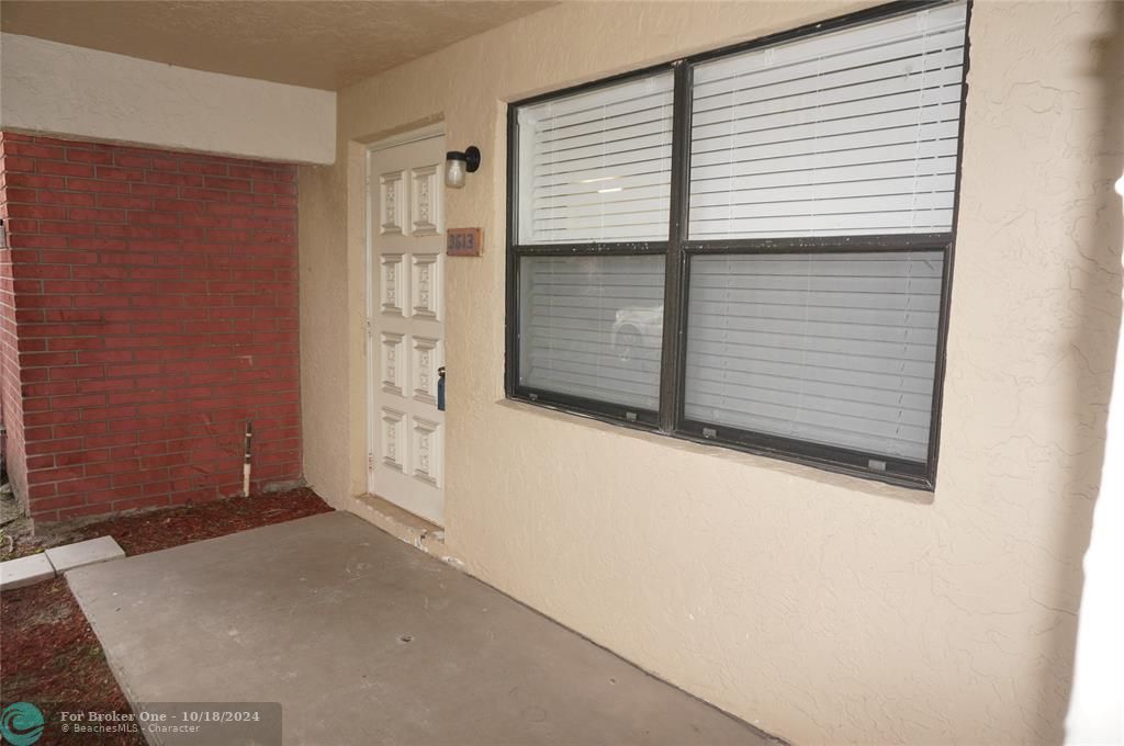 For Rent: $2,100 (2 beds, 2 baths, 866 Square Feet)