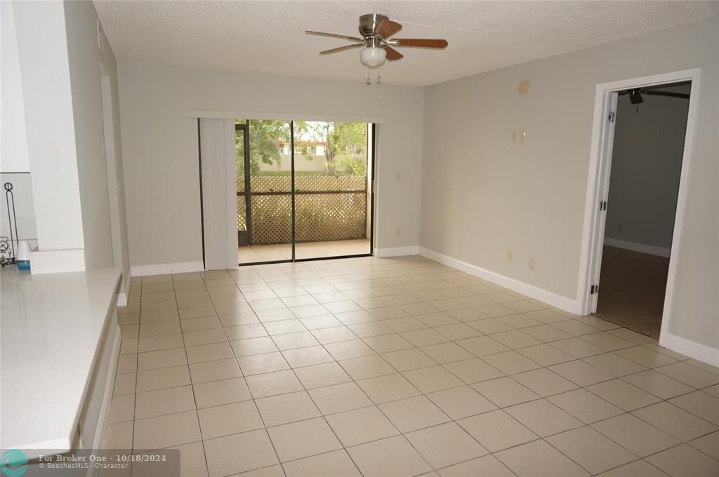 For Rent: $2,100 (2 beds, 2 baths, 866 Square Feet)