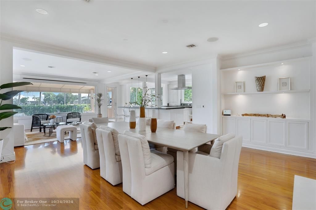 For Sale: $5,995,000 (5 beds, 5 baths, 5968 Square Feet)