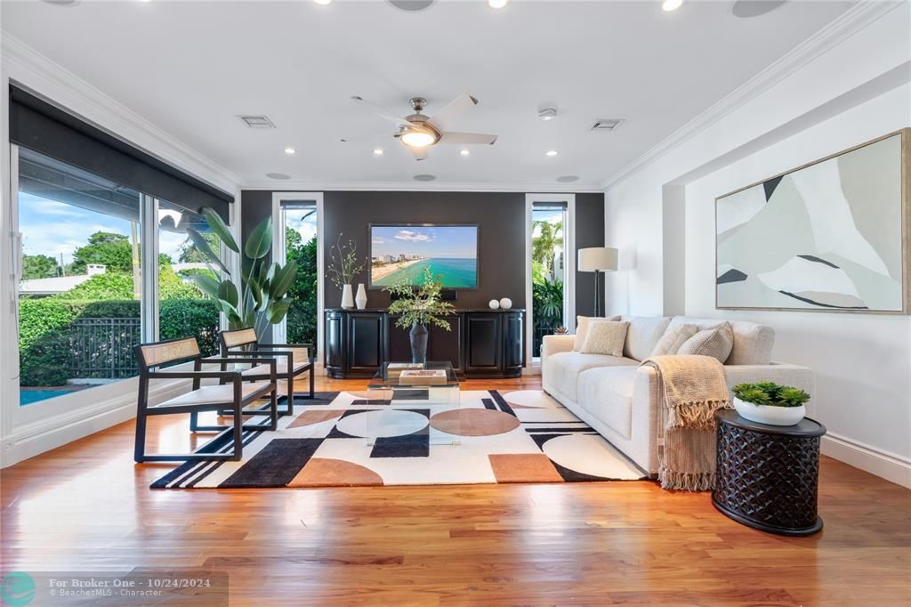 For Sale: $5,995,000 (5 beds, 5 baths, 5968 Square Feet)