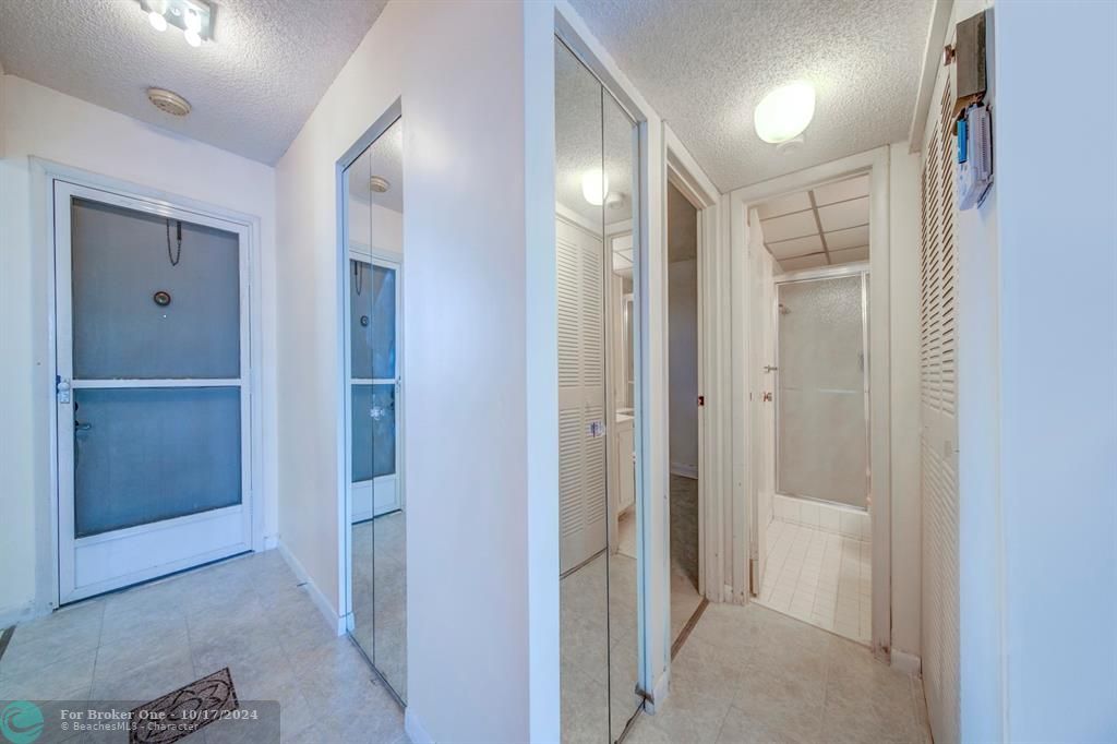 For Sale: $140,000 (2 beds, 2 baths, 1100 Square Feet)