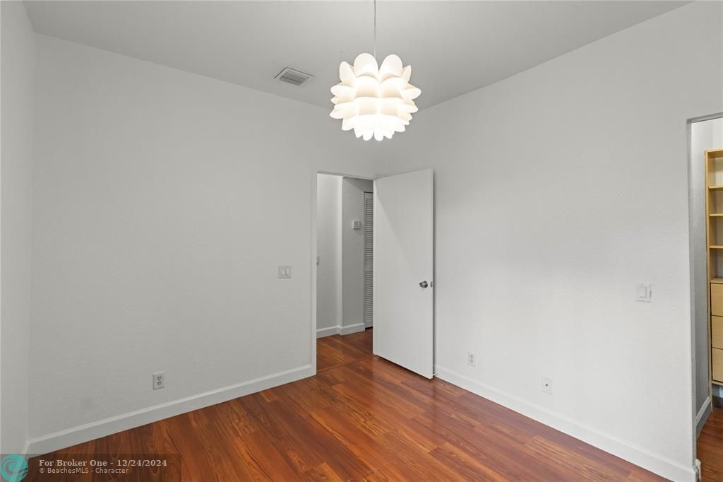 Active With Contract: $3,750 (3 beds, 2 baths, 1386 Square Feet)