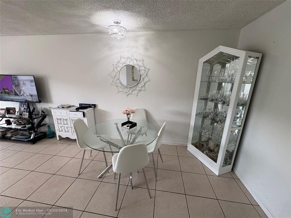 For Sale: $130,000 (1 beds, 1 baths, 850 Square Feet)