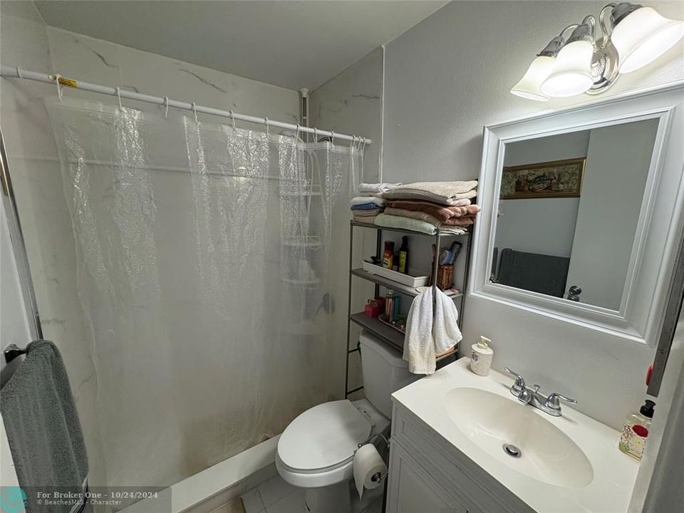 For Sale: $130,000 (1 beds, 1 baths, 850 Square Feet)