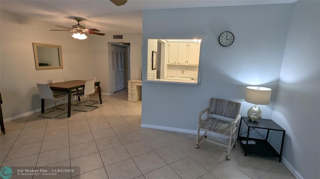 For Rent: $1,695 (1 beds, 1 baths, 719 Square Feet)