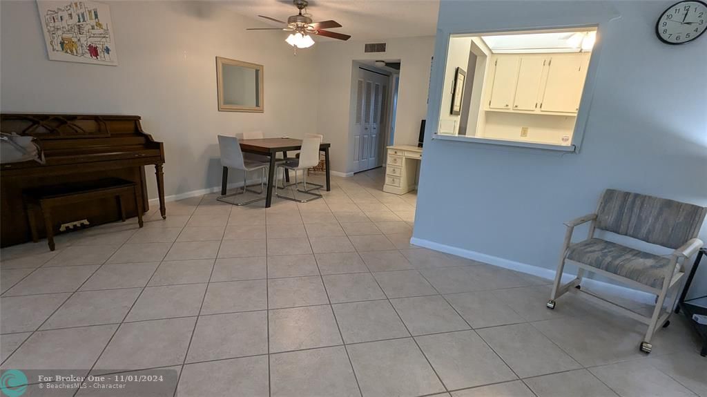 For Rent: $1,695 (1 beds, 1 baths, 719 Square Feet)