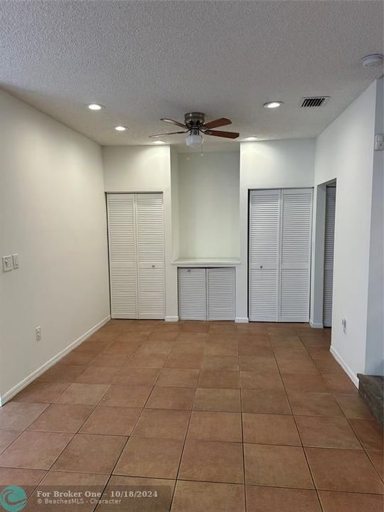 For Rent: $3,695 (3 beds, 2 baths, 1748 Square Feet)