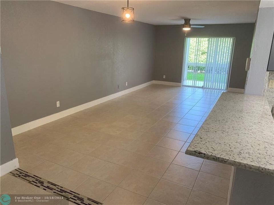 For Rent: $2,300 (2 beds, 2 baths, 1097 Square Feet)