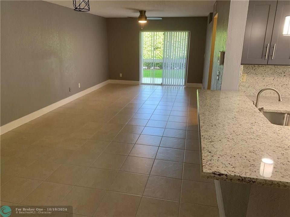 For Rent: $2,300 (2 beds, 2 baths, 1097 Square Feet)