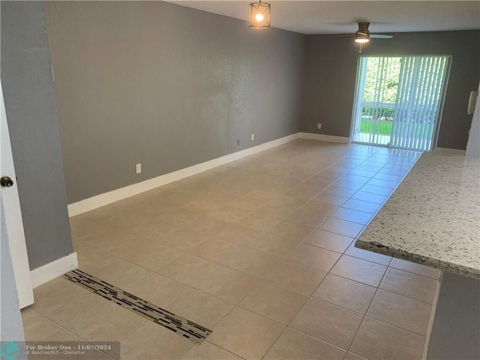 For Rent: $2,300 (2 beds, 2 baths, 1097 Square Feet)