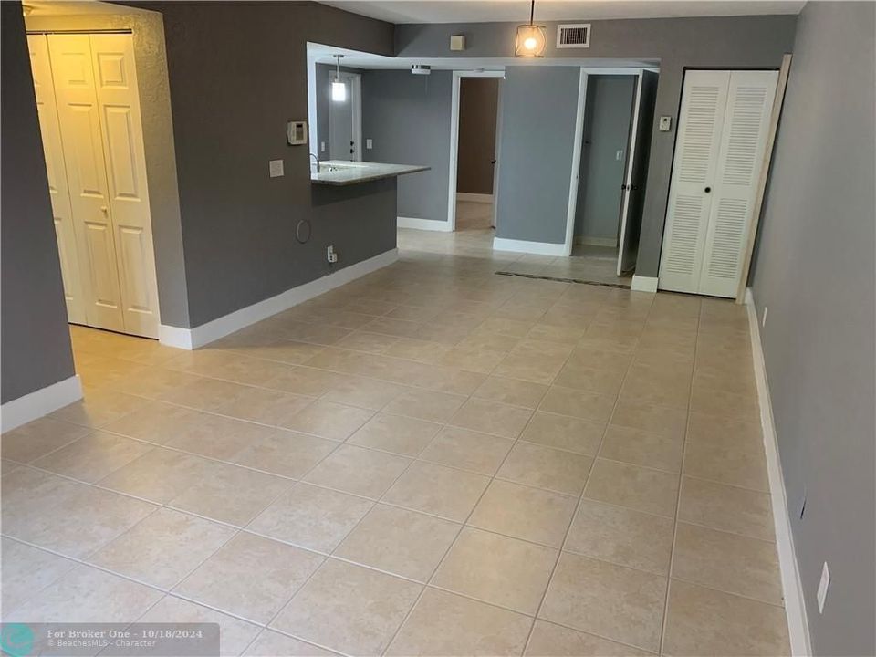 For Rent: $2,300 (2 beds, 2 baths, 1097 Square Feet)