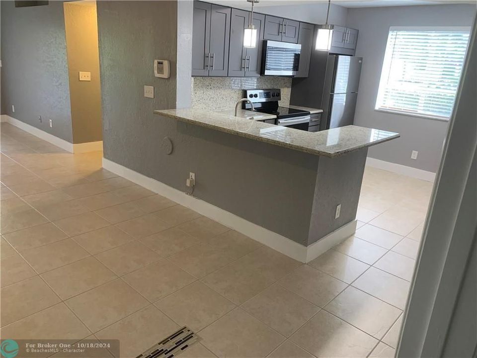 For Rent: $2,300 (2 beds, 2 baths, 1097 Square Feet)