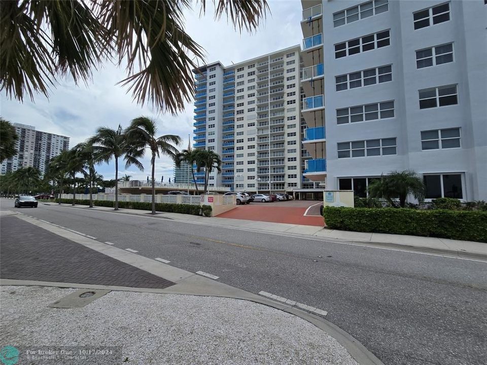 For Sale: $850,000 (3 beds, 2 baths, 1781 Square Feet)