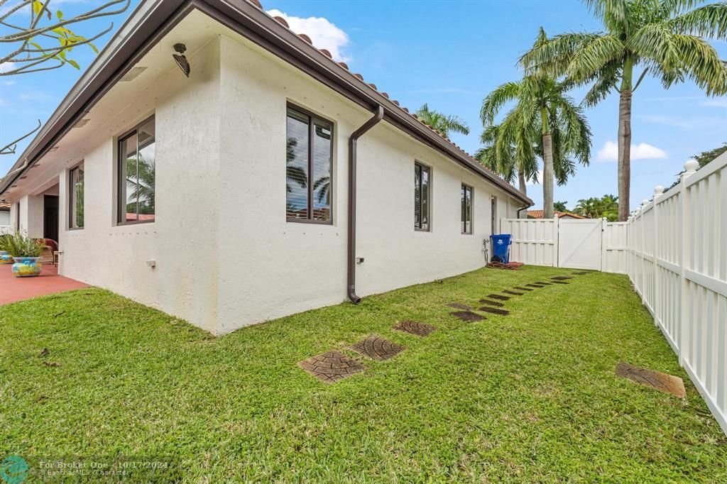 For Sale: $949,000 (3 beds, 3 baths, 2588 Square Feet)