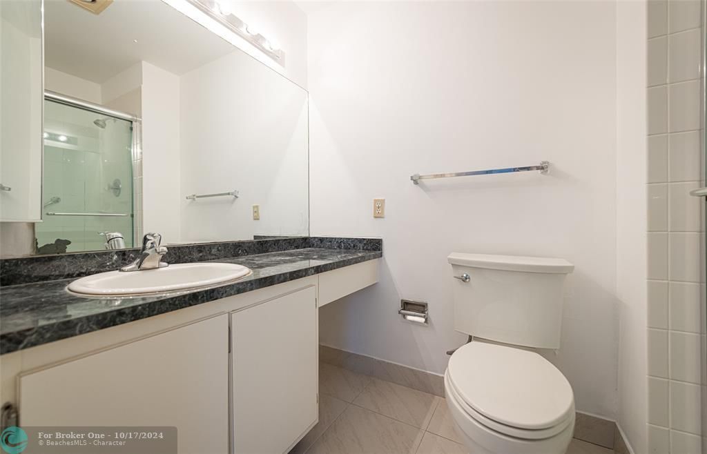 For Sale: $399,900 (2 beds, 2 baths, 1426 Square Feet)