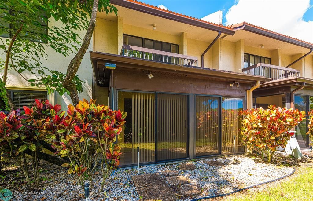 En Venta: $399,900 (2 camas, 2 baños, 1426 Pies cuadrados)