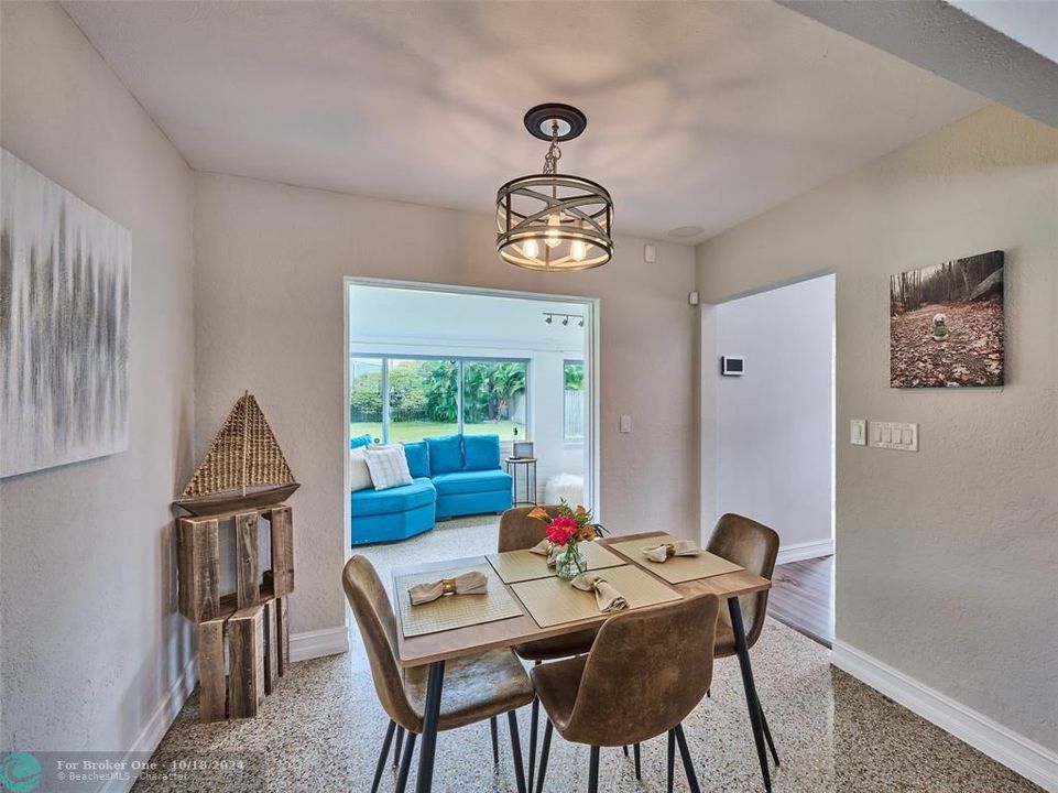 For Sale: $624,900 (2 beds, 2 baths, 1196 Square Feet)