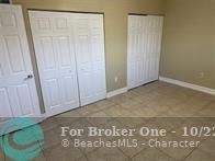 For Sale: $185,000 (1 beds, 1 baths, 581 Square Feet)