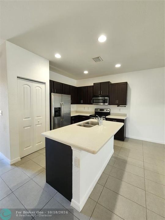 For Rent: $3,000 (3 beds, 2 baths, 1535 Square Feet)