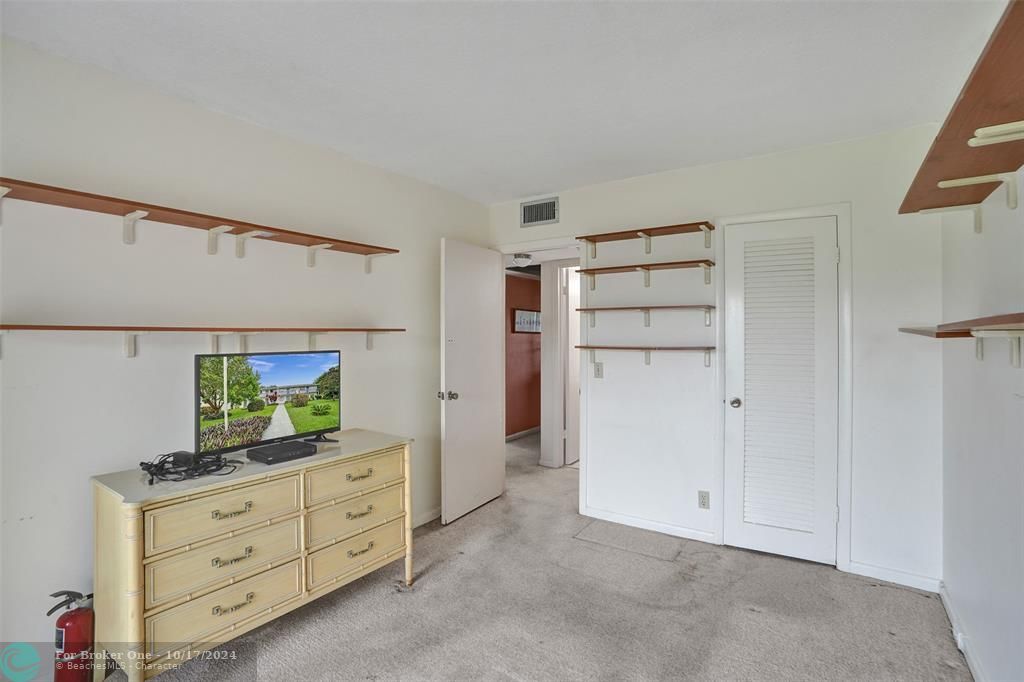 For Sale: $80,000 (2 beds, 1 baths, 828 Square Feet)