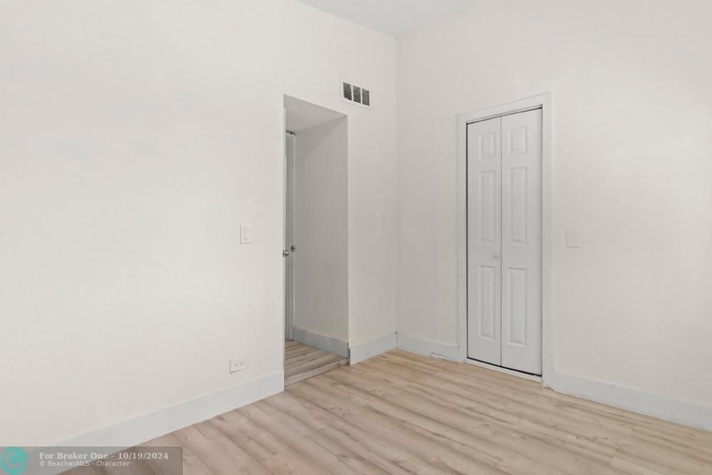 For Rent: $1,500 (1 beds, 1 baths, 900 Square Feet)