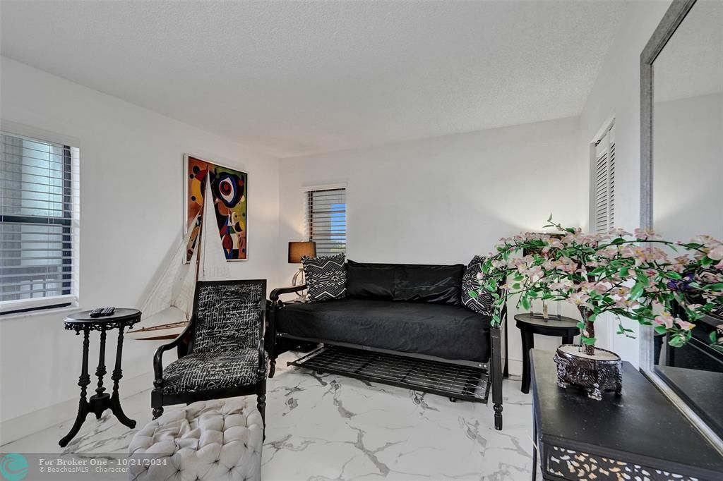 For Sale: $249,900 (2 beds, 2 baths, 1400 Square Feet)