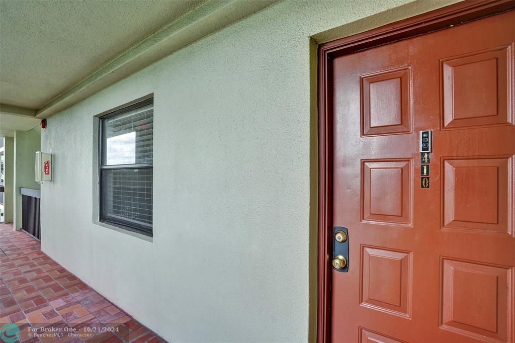 For Sale: $249,900 (2 beds, 2 baths, 1400 Square Feet)