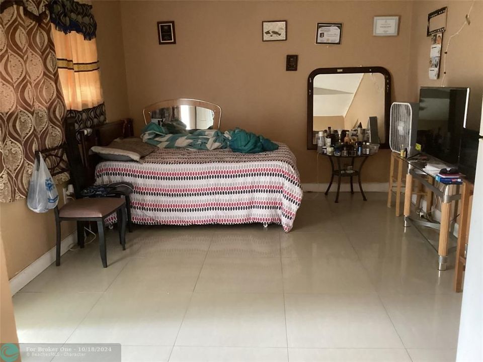 En Venta: $435,000 (4 camas, 3 baños, 1509 Pies cuadrados)