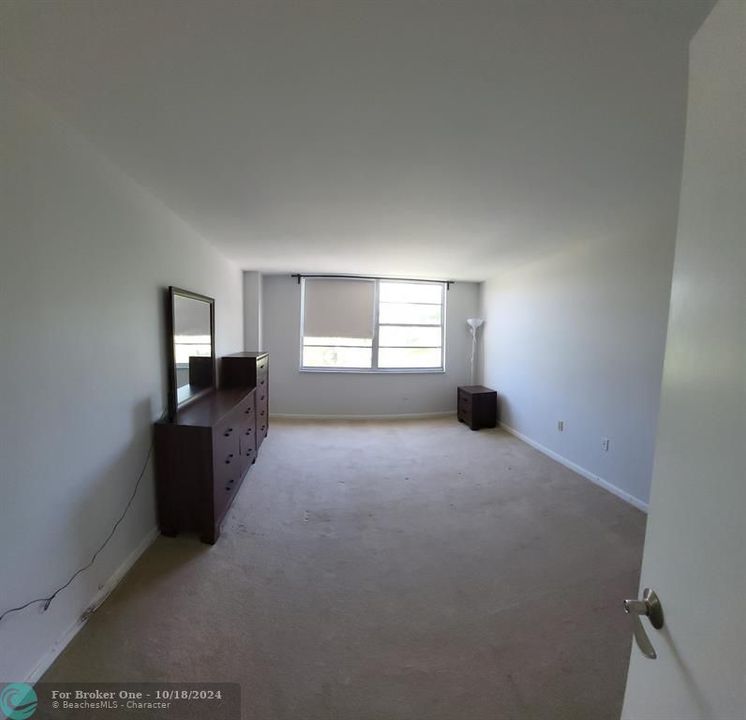 For Rent: $2,075 (1 beds, 1 baths, 1066 Square Feet)