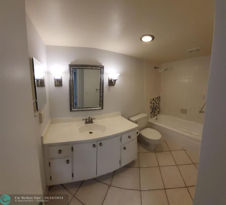 For Rent: $2,075 (1 beds, 1 baths, 1066 Square Feet)