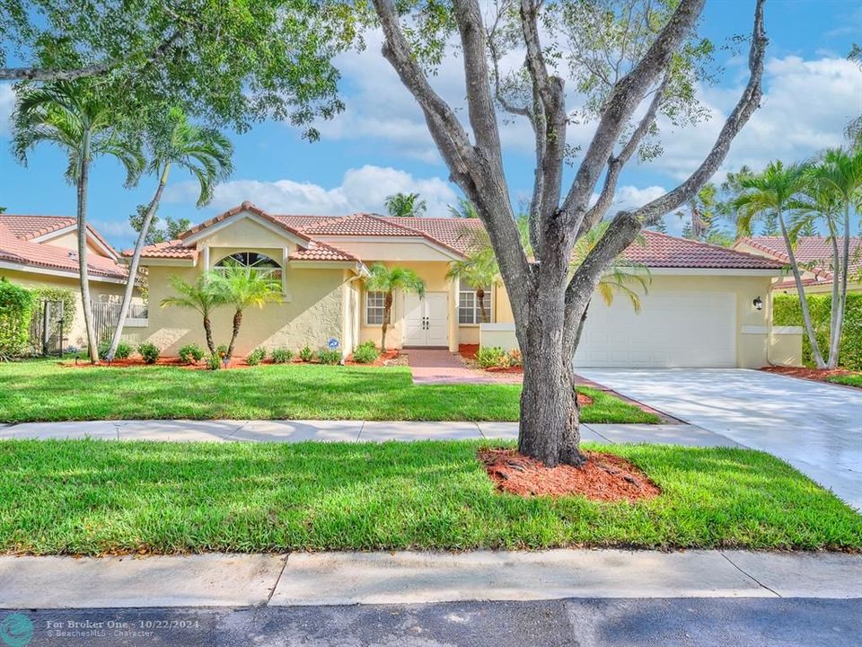 For Sale: $1,000,000 (4 beds, 2 baths, 2383 Square Feet)