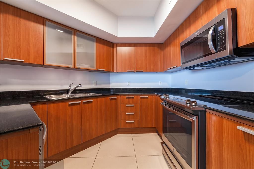 В аренду: $5,495 (3 спален, 2 ванн, 1623 Квадратных фут)