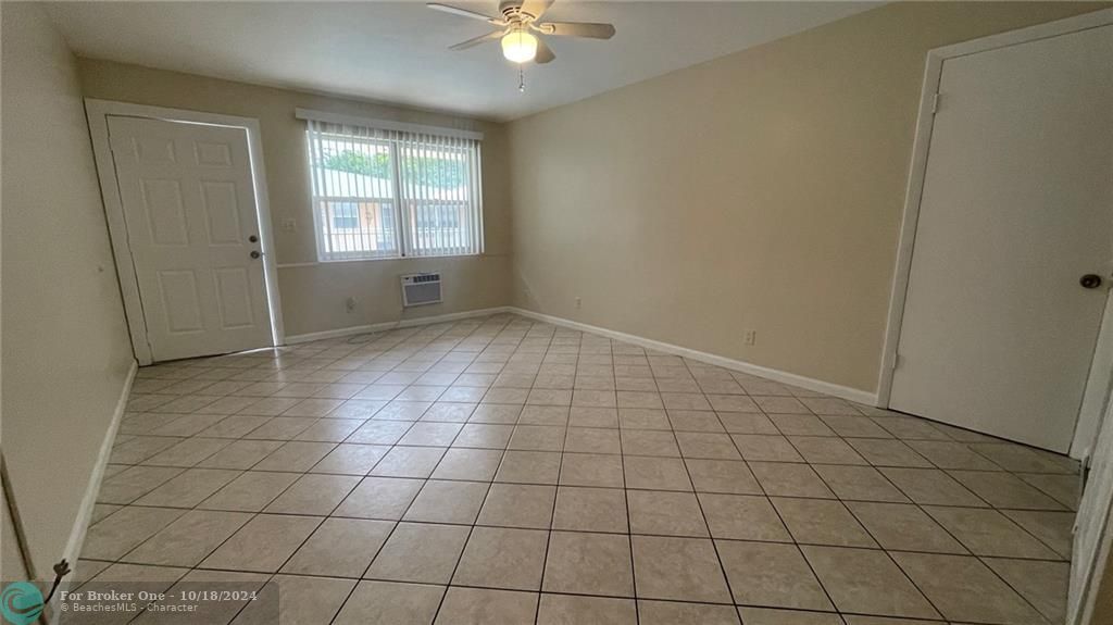 For Rent: $1,600 (0 beds, 1 baths, 500 Square Feet)