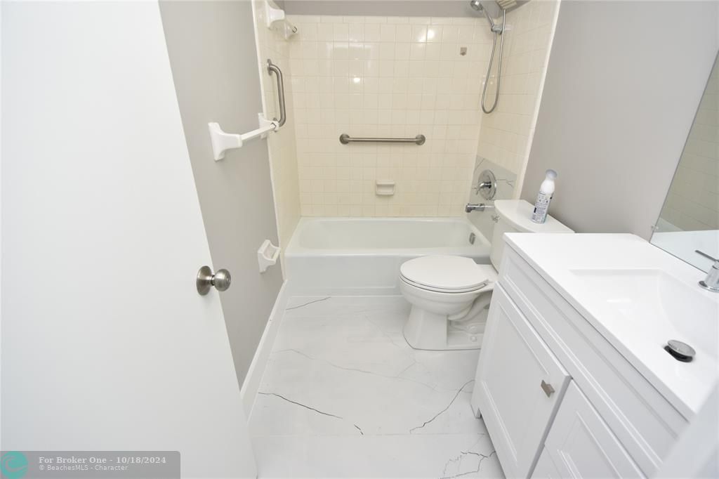 For Rent: $1,850 (2 beds, 1 baths, 670 Square Feet)