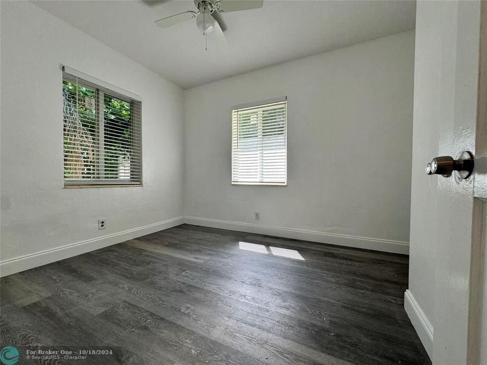 For Rent: $2,250 (2 beds, 1 baths, 865 Square Feet)