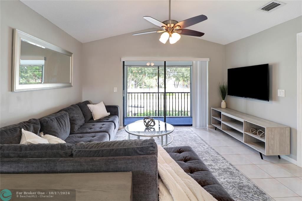 For Sale: $332,500 (2 beds, 2 baths, 1200 Square Feet)