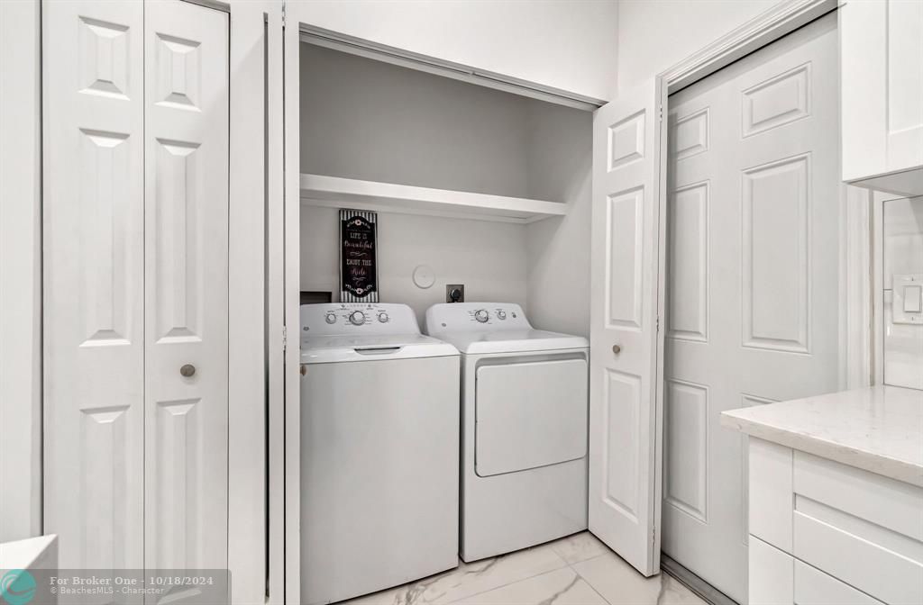 For Sale: $529,900 (3 beds, 2 baths, 2104 Square Feet)