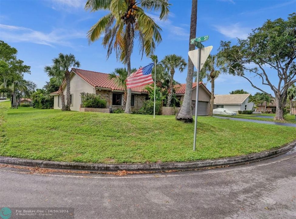 For Sale: $725,000 (4 beds, 2 baths, 2237 Square Feet)